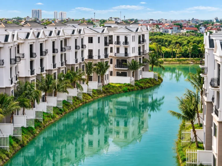 Biệt thự ven hồ nhìn gần, phân khu Đảo Ngọc