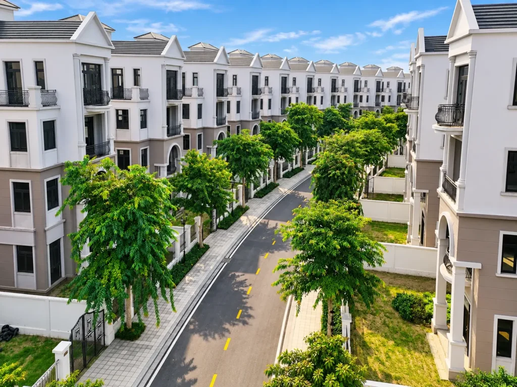 Đường nội khu giữa các biệt thự, phân khu Đảo Ngọc